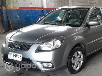 Kia motors rio 2011