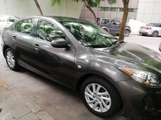 2012 Mazda 3 impecable