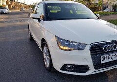 Audi A1 2014 Attraction S-Ttronic Automatico Full