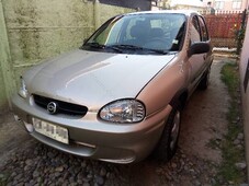 Corsa 2006 con detalles