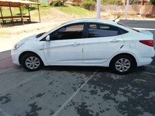 Hyundai accent impecable