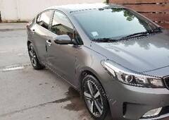 KIA CERATO SPECIAL PACK TOP de LINEA