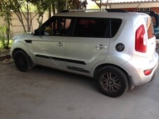 kia soul muy buen estado