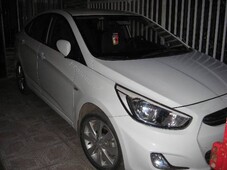 VENDO AUTO HYUNDAI ACCENT CASI NUEVO