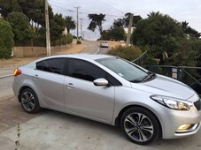 Vendo auto Kia Cerato full equipo 2014 color plateado