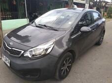 Vendo auto kia rio 4 año 2014