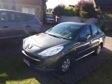 Vendo auto peugeot 207 sedan 2010