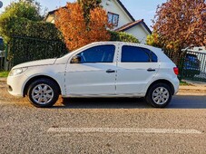 vendo auto volkswagen gol año 2012.