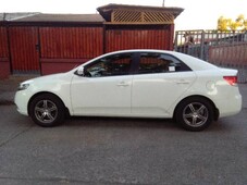 Vendo Kia Cerato FULL 1.6 Año 2013