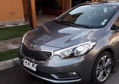 Vendo Kia Cerato full 2016