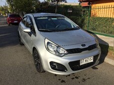 VENDO KIA RIO5 1.4 A/C CON PERMISO DE CIRCULACION 2019