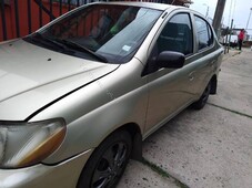 Vendo toyota yaris solo por renovacion