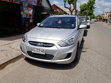 Vendo vehiculo usado Hyundai accent