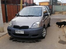 Vendo yaris