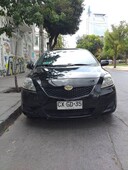 vendo yaris sedan