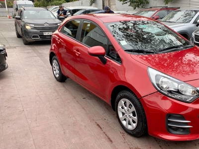 Kia Rio 5 1.4l Ex Ac 6mt 5p 2018 Usado en Cerrillos