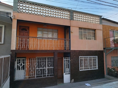 Casa en Venta en Antofagasta 4 dormitorios 2 baños / Gestión y Propiedad
