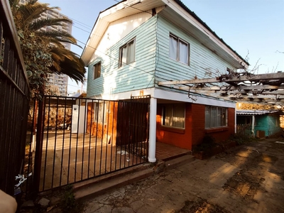 Casa en Venta en Macul 3 dormitorios 2 baños / Corredores Premium Chile SpA