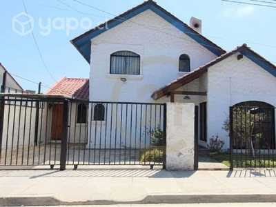 Se vende casa en calle tranquila en La Herradura