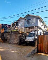 Casa en Venta en Concepción 5 dormitorios 2 baños / Corredores Premium Chile SpA