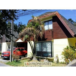 Se vende casa 4D+2B en San Pedro de La Paz