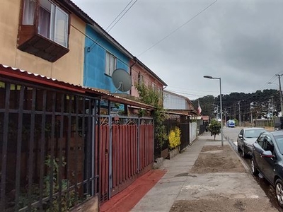 Casa en Venta en San Pedro De La Paz 4 dormitorios 1 baño / Corredores Premium Chile SpA