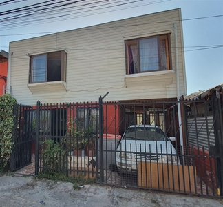Casa en Venta en Maipú 4 dormitorios 2 baños / Corredores Premium Chile SpA