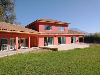 Casa en Arriendo en Pirque 4 dormitorios 3 baños / Corredores Premium Chile SpA