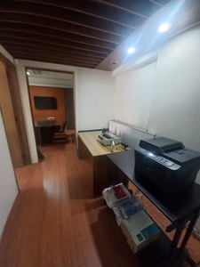 Oficina en Arriendo en Santiago 6 dormitorios 2 baños / Easy Prop