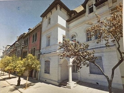Casa en Venta en Santiago 5 dormitorios 5 baños / Berríos Zegers Propiedades