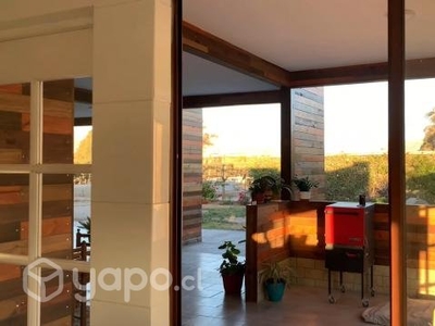 Lujosa casa (5.000 m2) condominio sector Chamonate