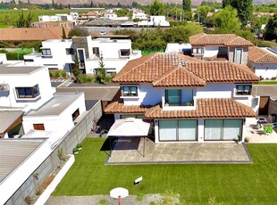 Casa en Venta en Rinconada 4 dormitorios 3 baños / Corredores Premium Chile SpA