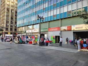 Local o Casa comercial en Arriendo en Santiago 1 baño / Realty.Corp