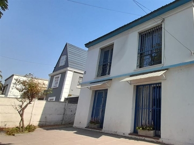 Casa en Venta en La Cisterna 5 dormitorios 2 baños / Corredores Premium Chile SpA