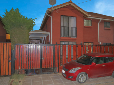 Casa en Arriendo en Peñaflor 3 dormitorios 3 baños / Corredores Premium Chile SpA