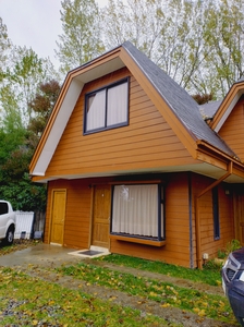 Valdivia $ 550.000 Arriendo casa en barrio tranquilo y seguro. 2 Dormitorios, un baño. Para una o dos personasSin mascotasTV Cable e Internet incluidosArriendo año corrid...