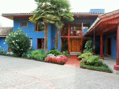 Segura casa en Condominio Lonquén Norte