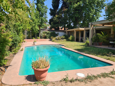 Hermosa casa con amplio terreno. (27125)