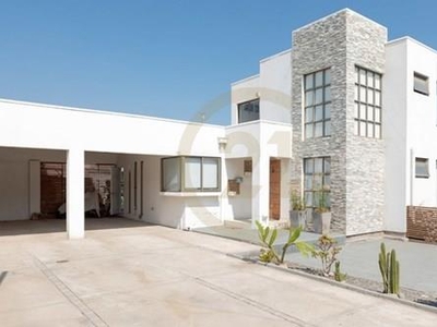 Se vende Casa Mediterránea sector Camino la Punta