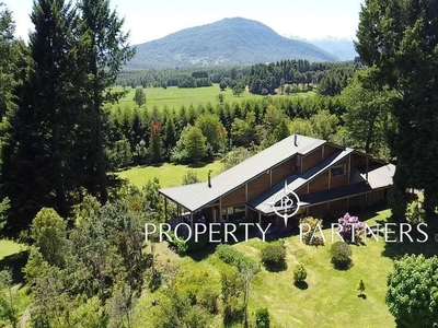 Espectacular casa en un entorno soñado.-