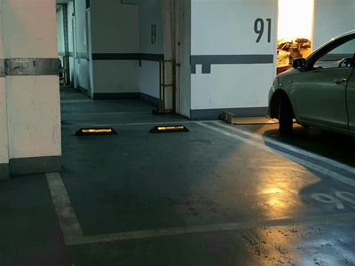 Estacionamiento en Venta en Las Condes / Corredores Premium Chile SpA