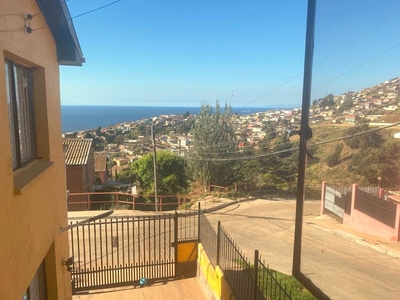 Casa en Venta en Valparaíso 3 dormitorios 2 baños / Corredores Premium Chile SpA