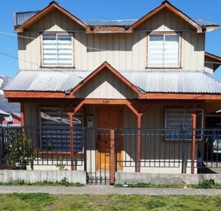 Casa en Venta en Lonquimay 6 dormitorios 2 baños / Corredores Premium Chile SpA