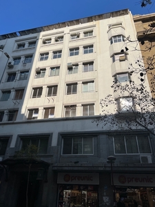 Edificio de oficinas en el centro, variedad de metrajes