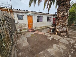 SE VENDE AMPLIA CASA EN PEDRO AGUIRRE CERDA