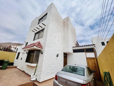 Casa en Venta en Antofagasta 6 dormitorios 4 baños / Coldwell Banker