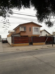 Casa en Venta en Coquimbo 4 dormitorios 2 baños / Berríos Zegers Propiedades