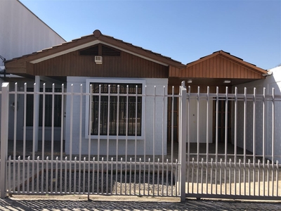 Casa en Venta en Pudahuel 3 dormitorios 2 baños / Corredores Premium Chile SpA