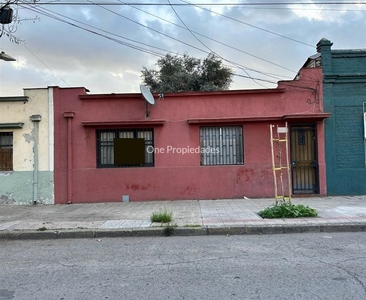 Casa en Venta OPORTUNIDAD |Casa en venta (5D2B) | Santiago | One Propiedades, Santiago