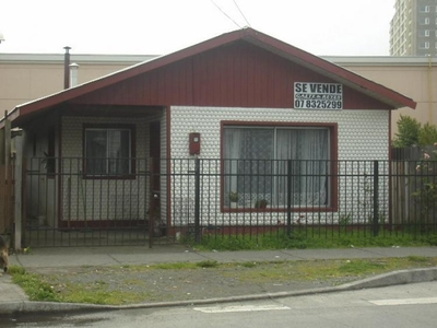Casa en Venta en VENDO CASA CALLE BILBAO LADO JUMBO Puerto Montt, Llanquihue